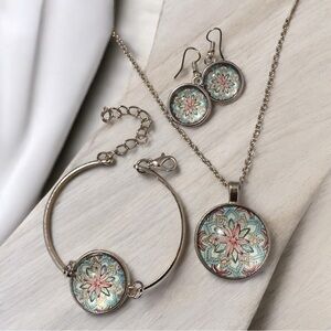 Elegant Floral Pendant Necklace, Bracelet, and Earring Set